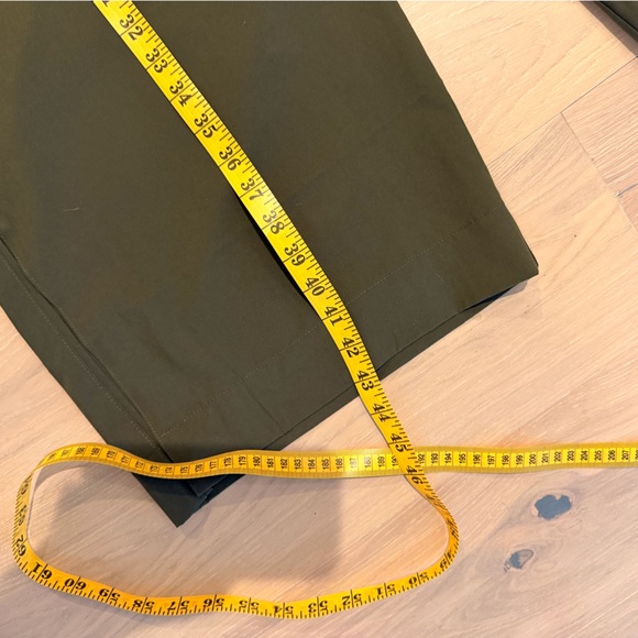 Old Navy Women's Olive Stretch Waist Wide-Leg Trousers - Picture 4 of 6